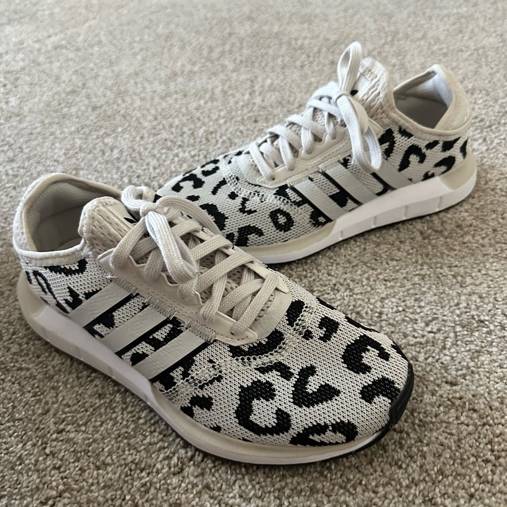 ADIDAS SNEAKERS